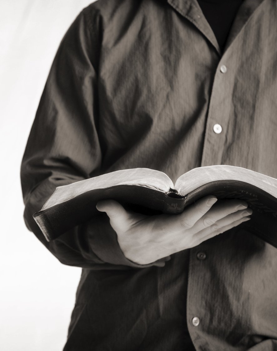 guy-reading-bible-cropped